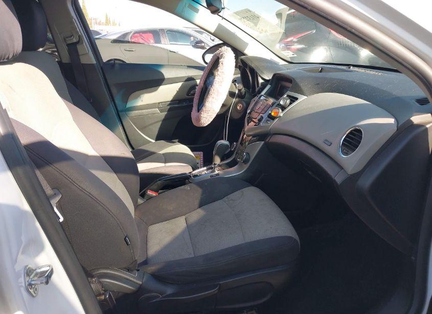 Photo 5 of 2013 Chevrolet Cruze LS AUTO (VIN 1G1PA5SG1D7107647)