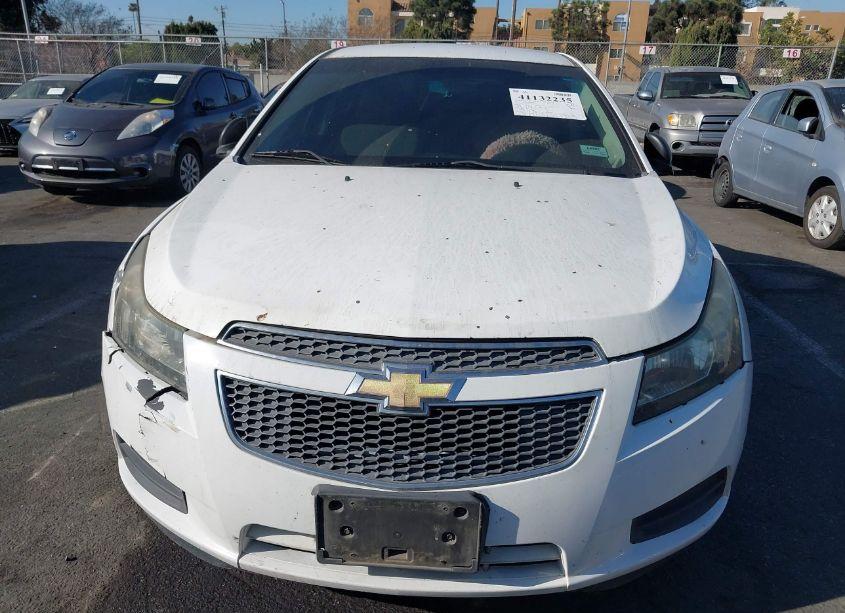 Photo 6 of 2013 Chevrolet Cruze LS AUTO (VIN 1G1PA5SG1D7107647)