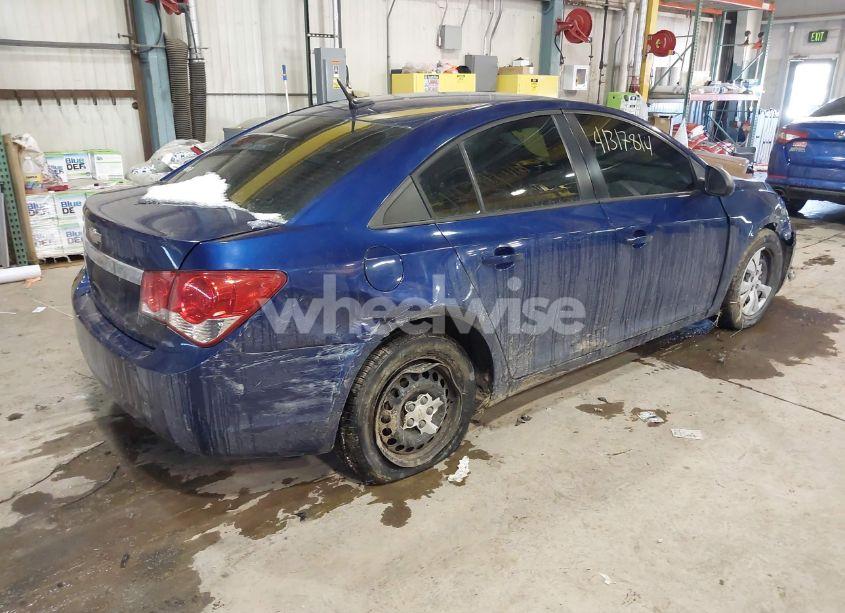 Photo 4 of 2013 Chevrolet Cruze LS AUTO (VIN 1G1PA5SG1D7124755)