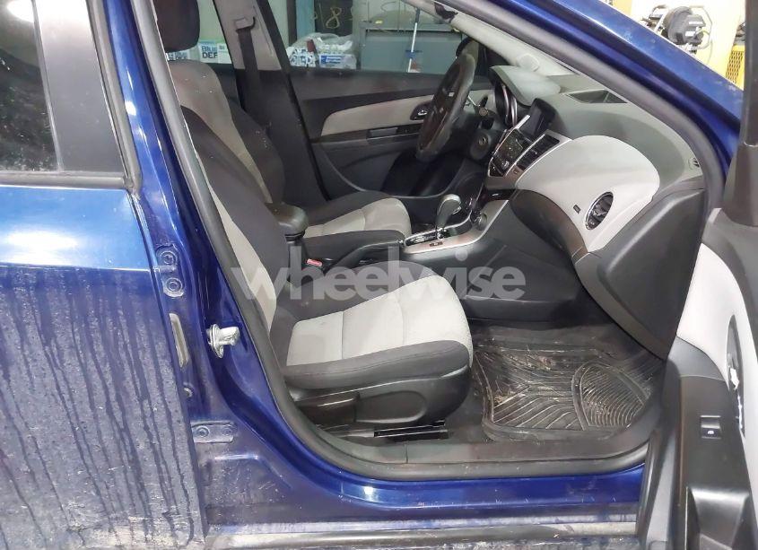 Photo 5 of 2013 Chevrolet Cruze LS AUTO (VIN 1G1PA5SG1D7124755)