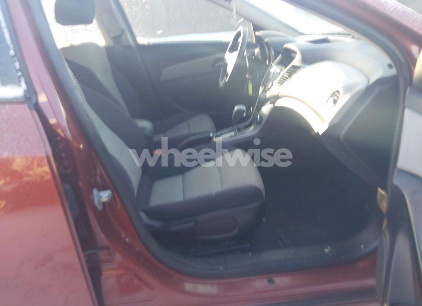 Photo 5 of 2013 Chevrolet Cruze LS AUTO (VIN 1G1PA5SG1D7200300)