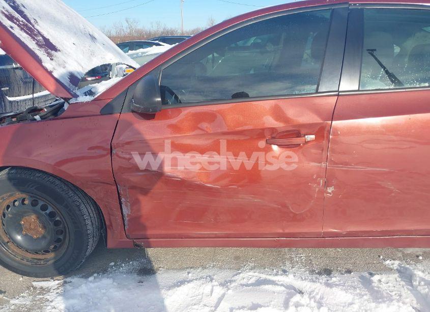 Photo 6 of 2013 Chevrolet Cruze LS AUTO (VIN 1G1PA5SG1D7200300)