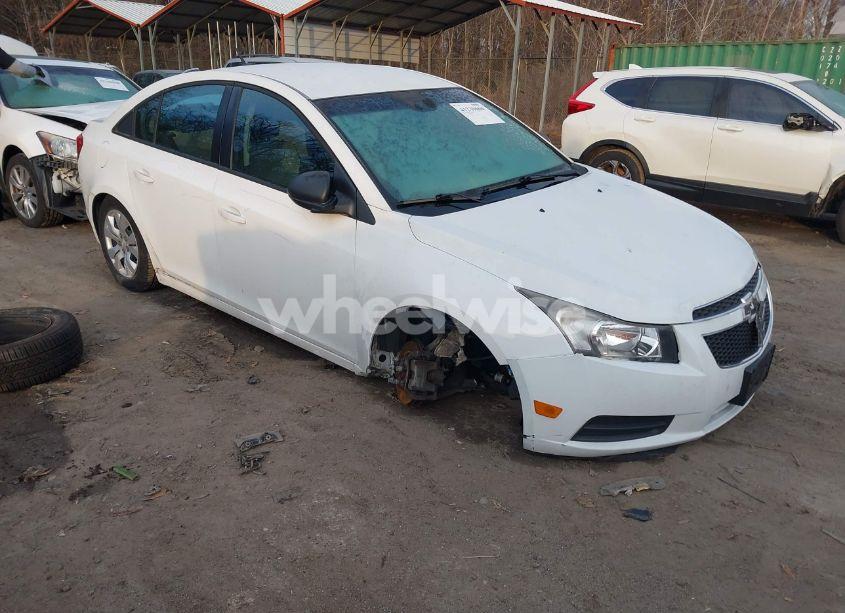 2013 Chevrolet Cruze LS AUTO (VIN 1G1PA5SG1D7218098) main photo