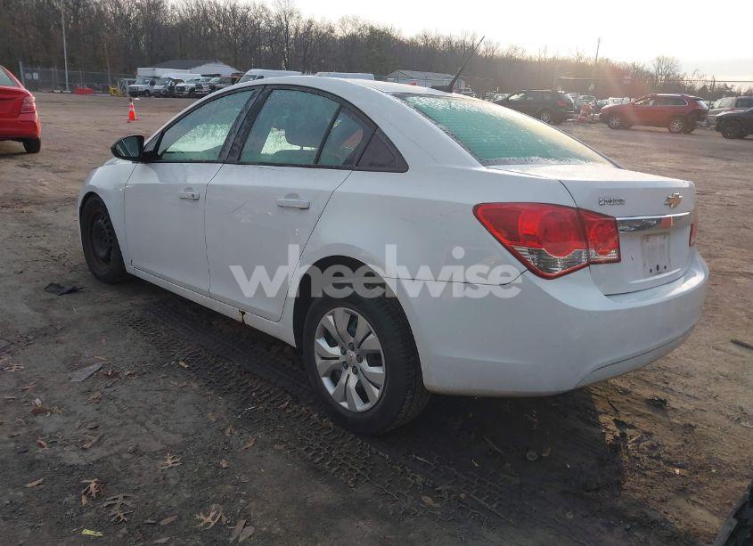Photo 3 of 2013 Chevrolet Cruze LS AUTO (VIN 1G1PA5SG1D7218098)