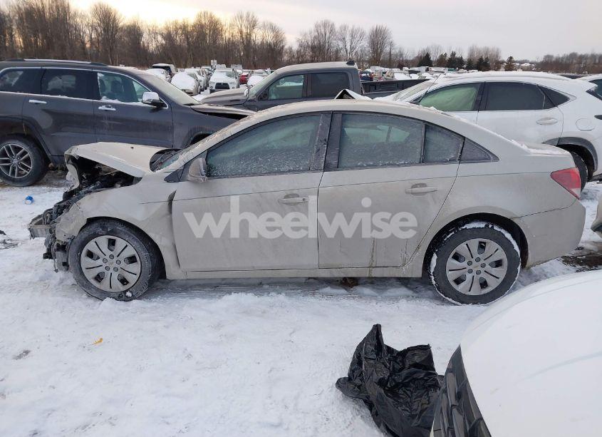 Photo 14 of 2013 Chevrolet Cruze LS AUTO (VIN 1G1PA5SG1D7232440)