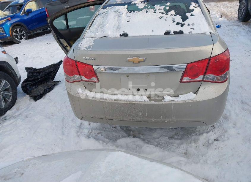 Photo 16 of 2013 Chevrolet Cruze LS AUTO (VIN 1G1PA5SG1D7232440)