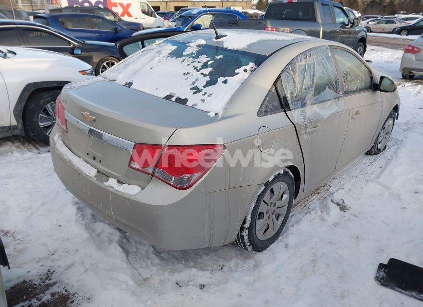 Photo 4 of 2013 Chevrolet Cruze LS AUTO (VIN 1G1PA5SG1D7232440)