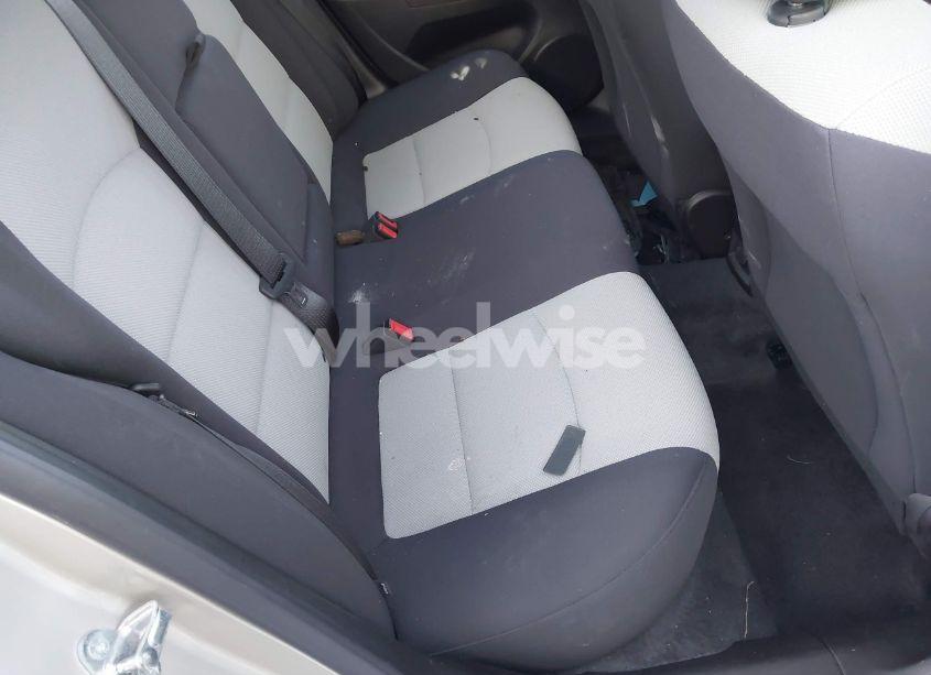 Photo 8 of 2013 Chevrolet Cruze LS AUTO (VIN 1G1PA5SG1D7232440)