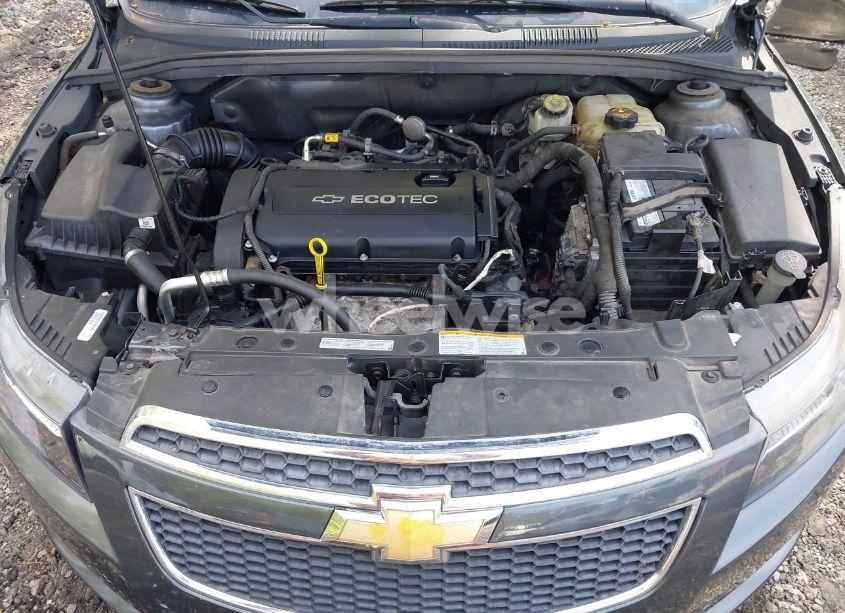 Photo 10 of 2013 Chevrolet Cruze LS AUTO (VIN 1G1PA5SG1D7235841)