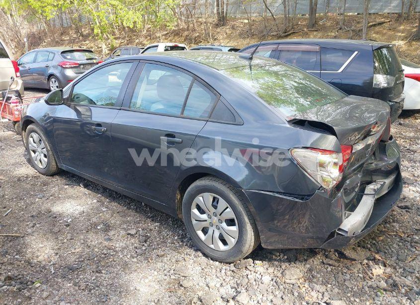 Photo 3 of 2013 Chevrolet Cruze LS AUTO (VIN 1G1PA5SG1D7235841)
