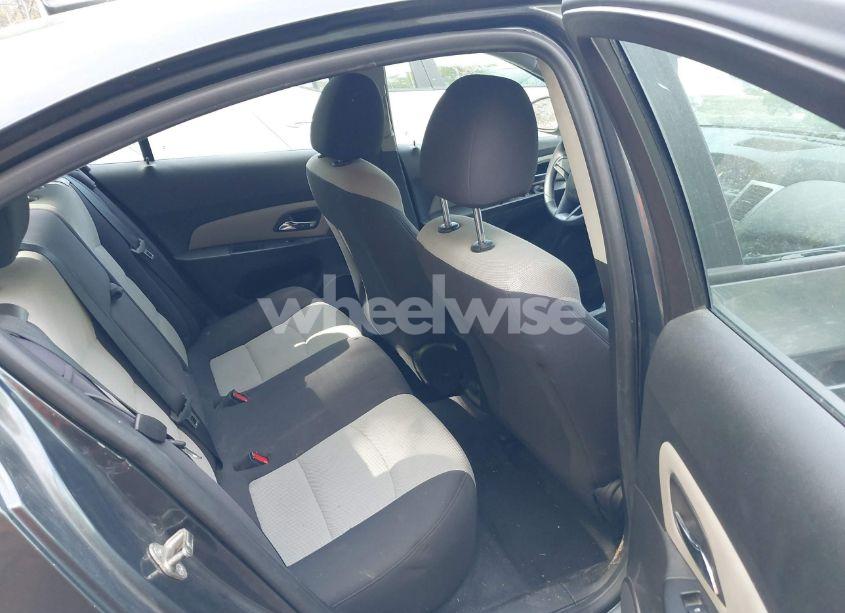 Photo 8 of 2013 Chevrolet Cruze LS AUTO (VIN 1G1PA5SG1D7235841)