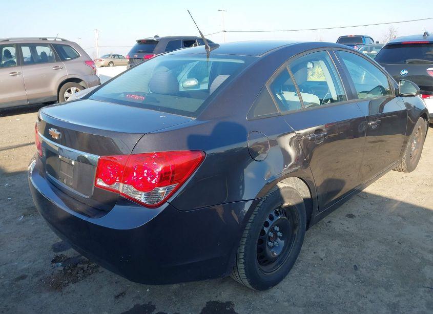 Photo 4 of 2014 Chevrolet Cruze (VIN 1G1PA5SG1E7132260)