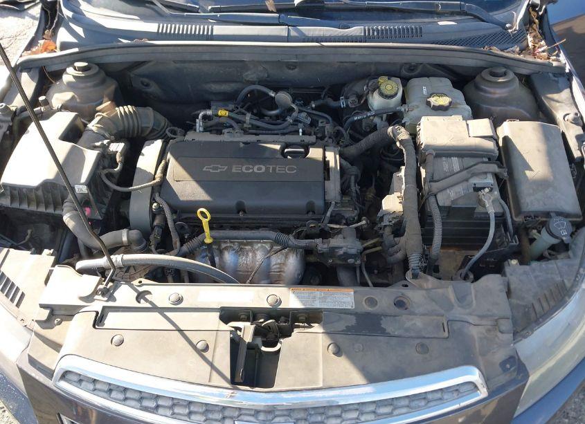 Photo 9 of 2014 Chevrolet Cruze LS AUTO (VIN 1G1PA5SG1E7175173)
