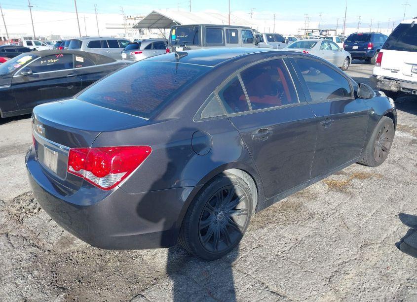 Photo 3 of 2014 Chevrolet Cruze LS AUTO (VIN 1G1PA5SG1E7175173)