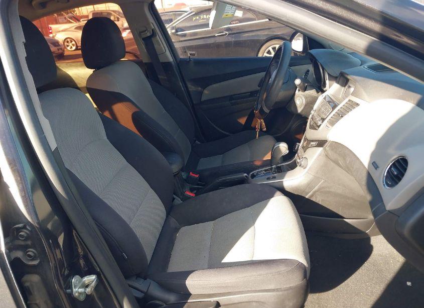 Photo 4 of 2014 Chevrolet Cruze LS AUTO (VIN 1G1PA5SG1E7175173)