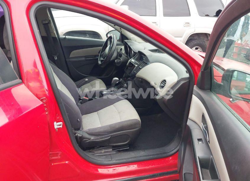 Photo 5 of 2014 Chevrolet Cruze LS AUTO (VIN 1G1PA5SG1E7182561)