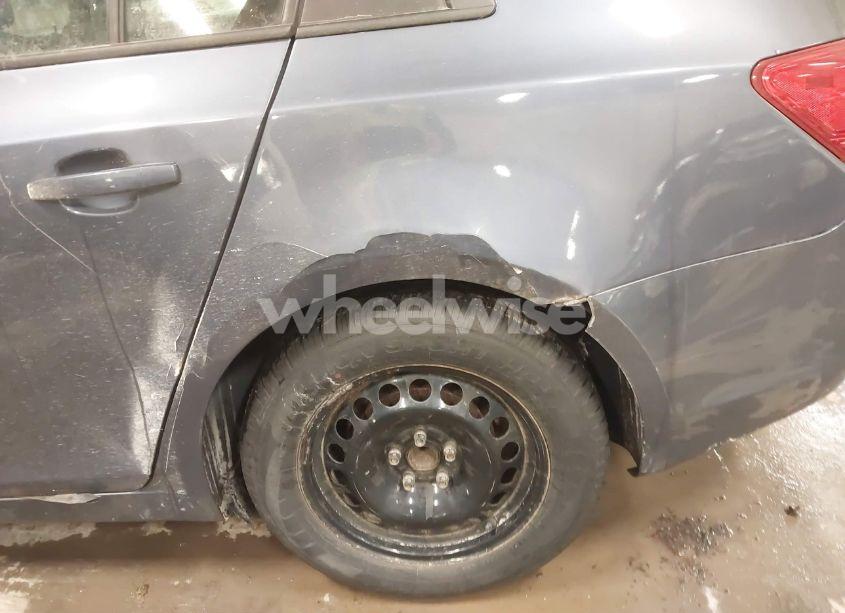 Photo 12 of 2014 Chevrolet Cruze LS AUTO (VIN 1G1PA5SG1E7239423)