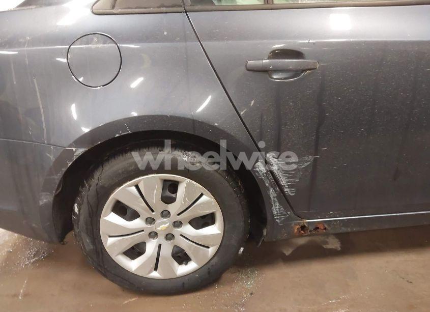 Photo 13 of 2014 Chevrolet Cruze LS AUTO (VIN 1G1PA5SG1E7239423)