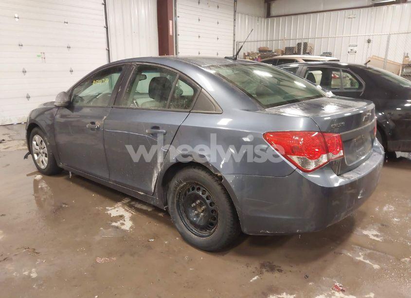 Photo 3 of 2014 Chevrolet Cruze LS AUTO (VIN 1G1PA5SG1E7239423)