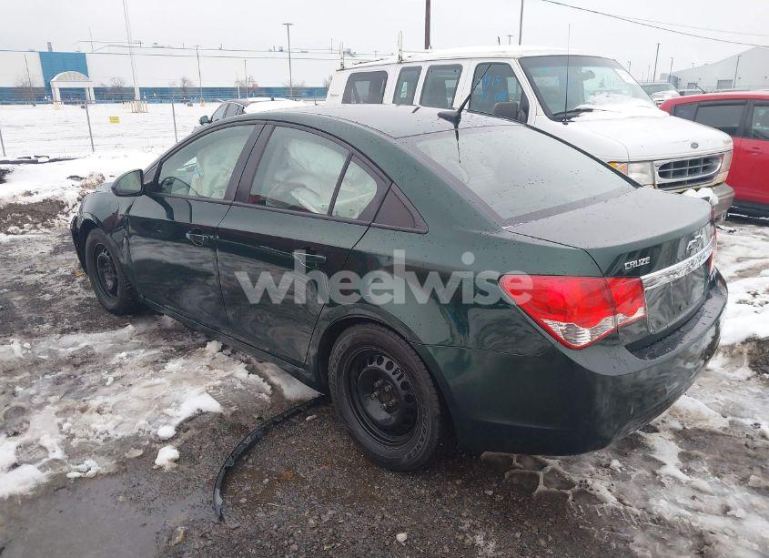 Photo 3 of 2014 Chevrolet Cruze LS AUTO (VIN 1G1PA5SG1E7344642)