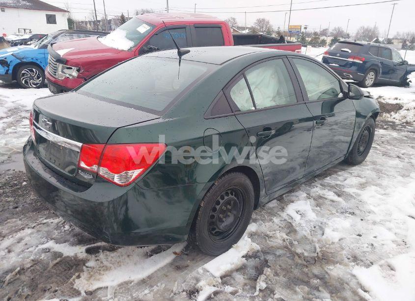 Photo 4 of 2014 Chevrolet Cruze LS AUTO (VIN 1G1PA5SG1E7344642)