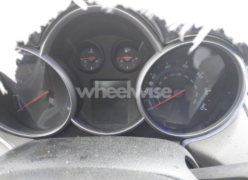 Photo 7 of 2014 Chevrolet Cruze LS AUTO (VIN 1G1PA5SG1E7344642)