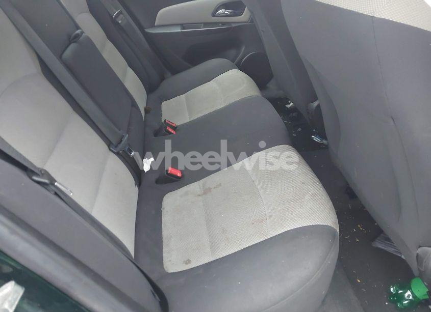 Photo 8 of 2014 Chevrolet Cruze LS AUTO (VIN 1G1PA5SG1E7344642)