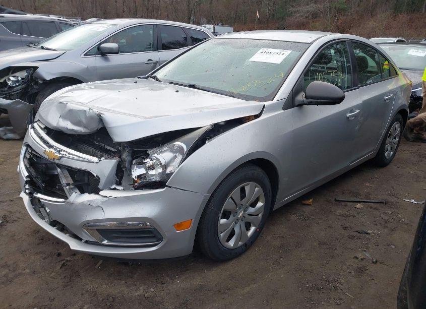 Photo 2 of 2015 Chevrolet Cruze LS AUTO (VIN 1G1PA5SG1F7121843)