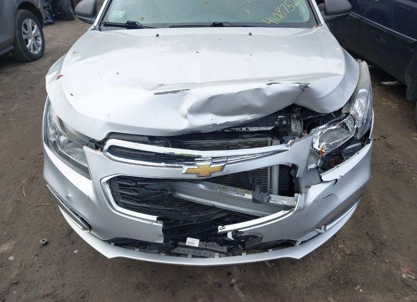 Photo 6 of 2015 Chevrolet Cruze LS AUTO (VIN 1G1PA5SG1F7121843)