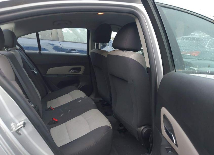 Photo 8 of 2015 Chevrolet Cruze LS AUTO (VIN 1G1PA5SG1F7121843)