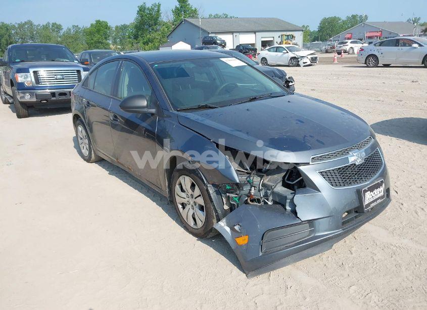 2013 Chevrolet Cruze LS AUTO (VIN 1G1PA5SG2D7179876) main photo