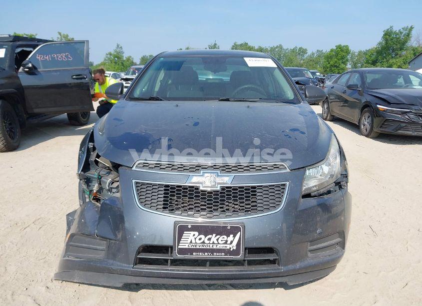 Photo 12 of 2013 Chevrolet Cruze LS AUTO (VIN 1G1PA5SG2D7179876)