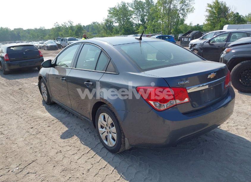 Photo 3 of 2013 Chevrolet Cruze LS AUTO (VIN 1G1PA5SG2D7179876)