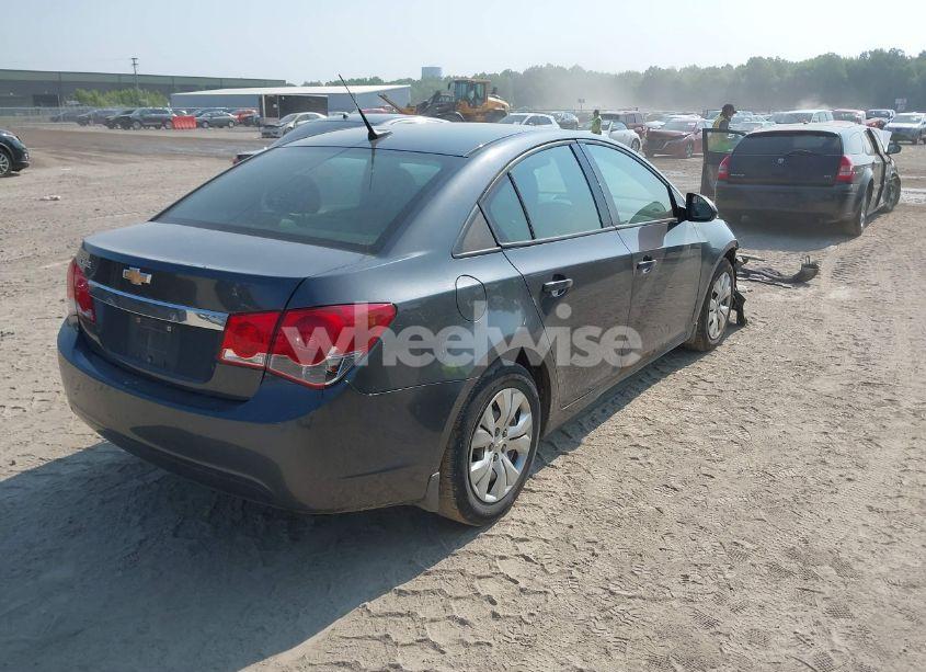 Photo 4 of 2013 Chevrolet Cruze LS AUTO (VIN 1G1PA5SG2D7179876)