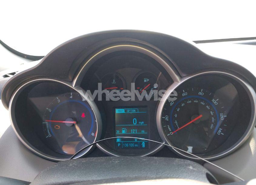 Photo 7 of 2013 Chevrolet Cruze LS AUTO (VIN 1G1PA5SG2D7179876)