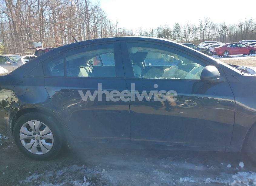 Photo 13 of 2013 Chevrolet Cruze LS AUTO (VIN 1G1PA5SG2D7238781)