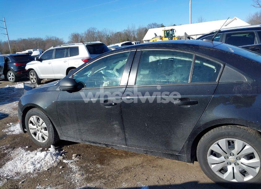 Photo 14 of 2013 Chevrolet Cruze LS AUTO (VIN 1G1PA5SG2D7238781)
