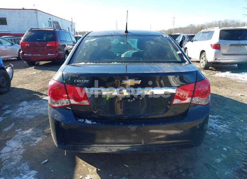 Photo 16 of 2013 Chevrolet Cruze LS AUTO (VIN 1G1PA5SG2D7238781)