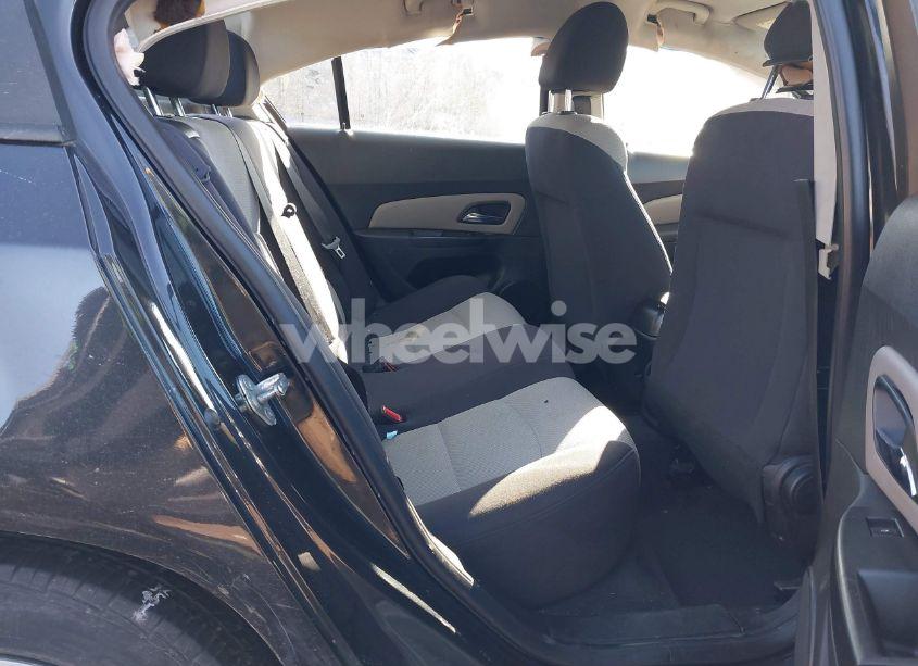 Photo 8 of 2013 Chevrolet Cruze LS AUTO (VIN 1G1PA5SG2D7238781)