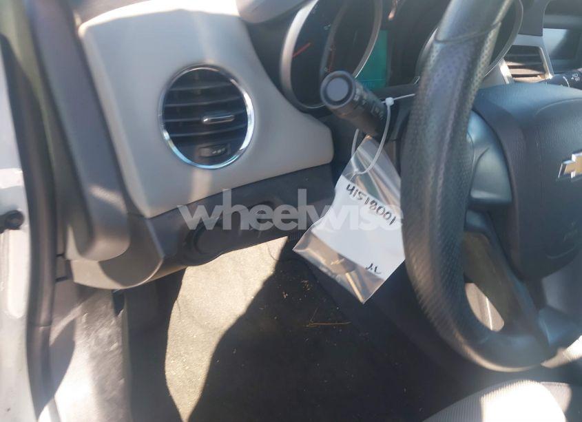 Photo 12 of 2013 Chevrolet Cruze LS AUTO (VIN 1G1PA5SG2D7277693)
