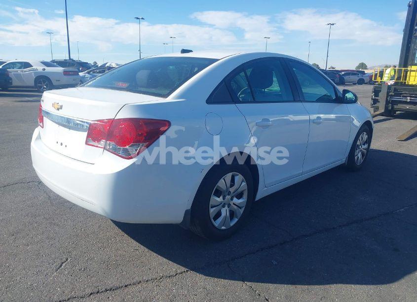 Photo 4 of 2013 Chevrolet Cruze LS AUTO (VIN 1G1PA5SG2D7277693)
