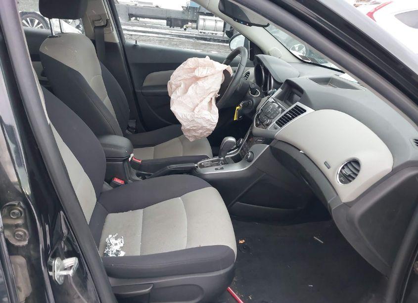 Photo 5 of 2013 Chevrolet Cruze LS AUTO (VIN 1G1PA5SG2D7281288)