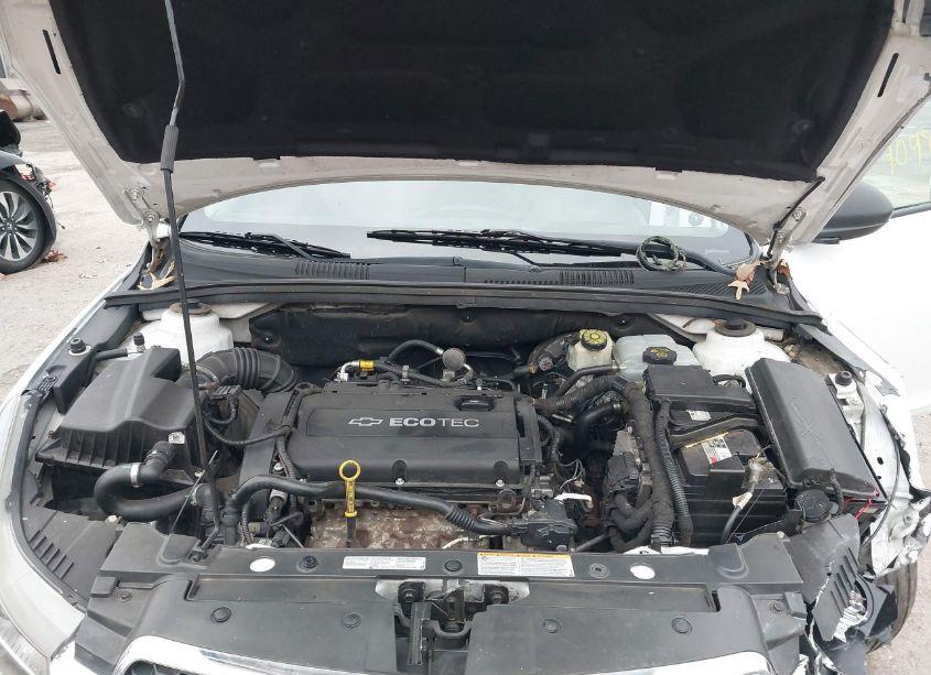 Photo 10 of 2013 Chevrolet Cruze LS AUTO (VIN 1G1PA5SG2D7282733)