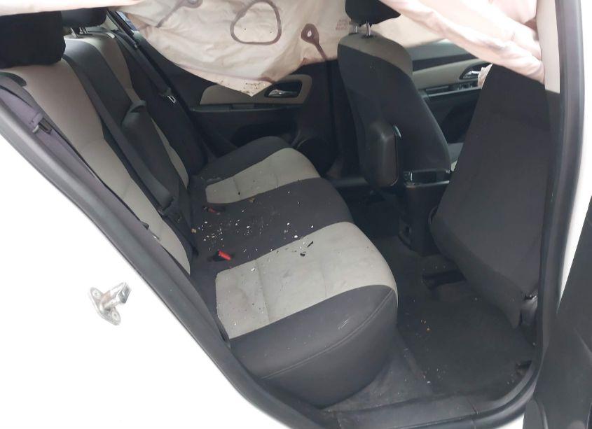 Photo 8 of 2013 Chevrolet Cruze LS AUTO (VIN 1G1PA5SG2D7282733)