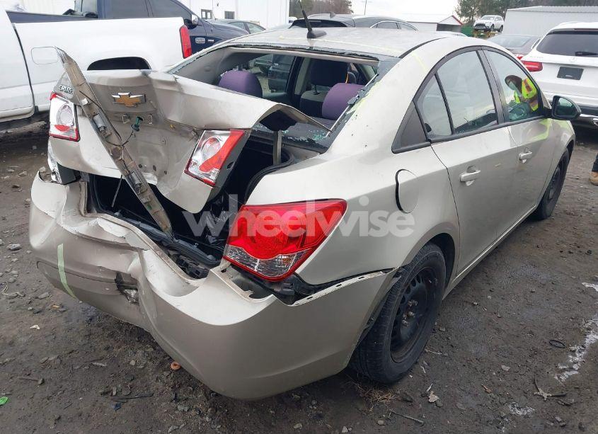 Photo 4 of 2013 Chevrolet Cruze (VIN 1G1PA5SG2D7290931)