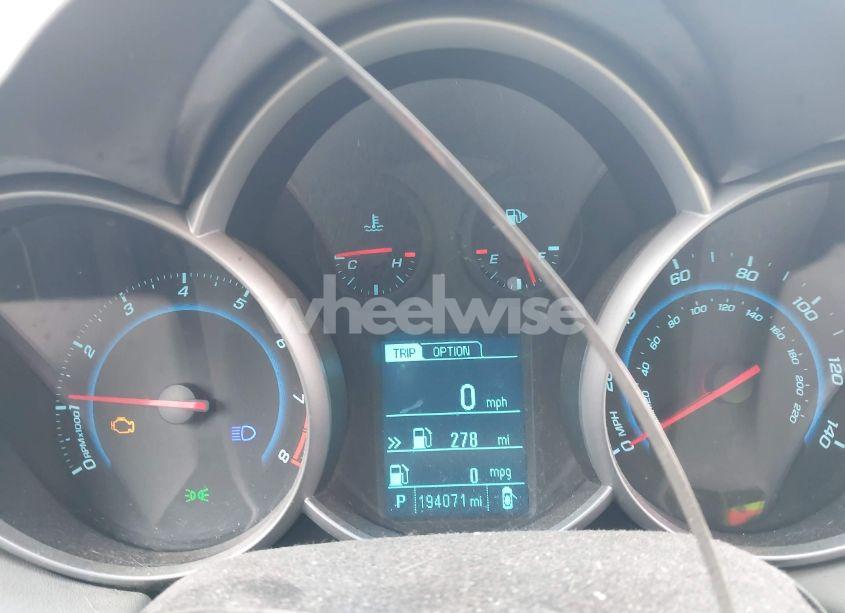 Photo 7 of 2014 Chevrolet Cruze LS AUTO (VIN 1G1PA5SG2E7151755)