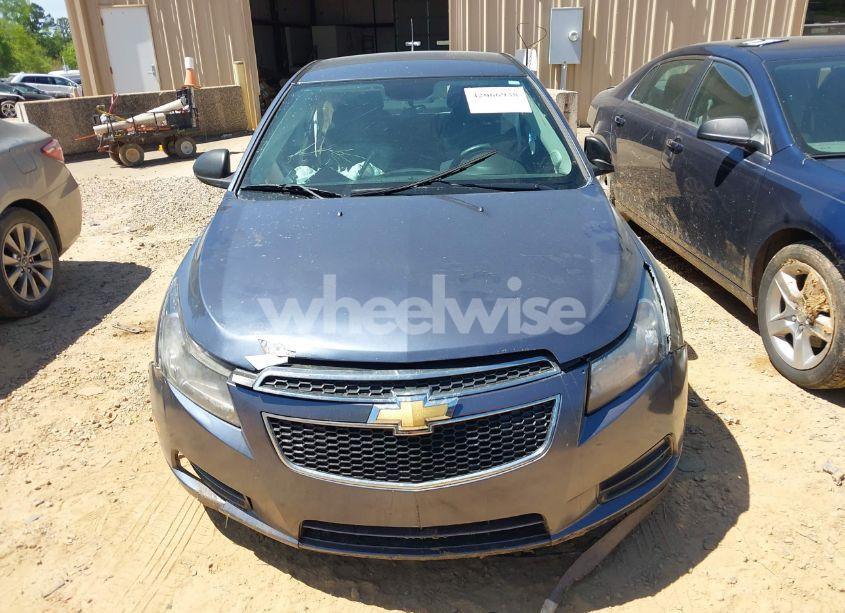 Photo 12 of 2014 Chevrolet Cruze LS AUTO (VIN 1G1PA5SG2E7166403)