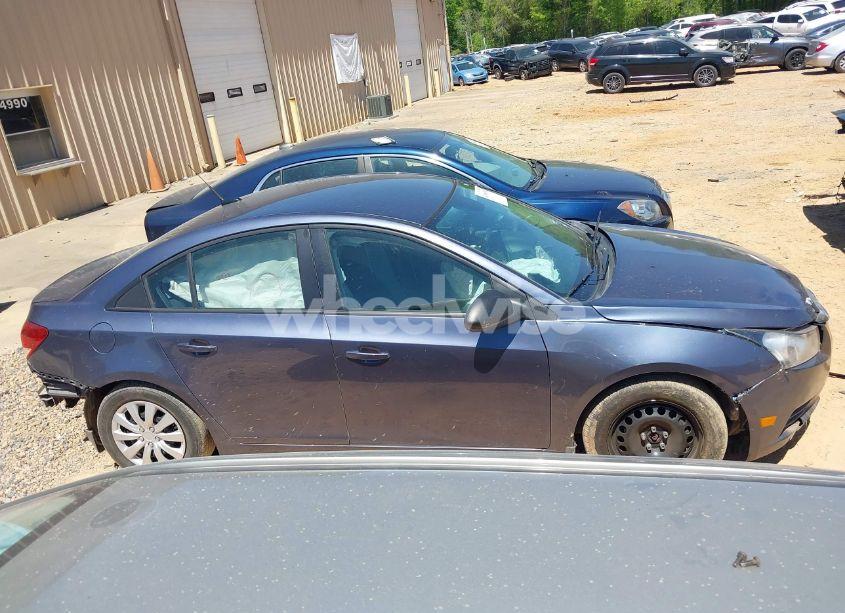 Photo 13 of 2014 Chevrolet Cruze LS AUTO (VIN 1G1PA5SG2E7166403)