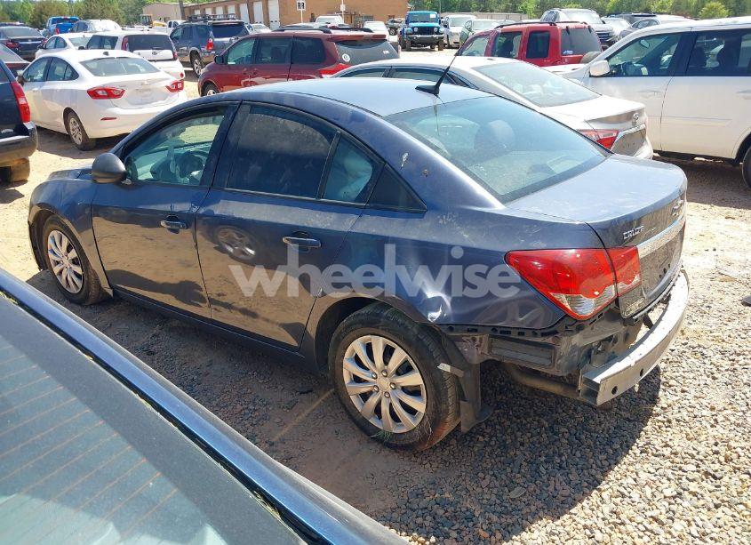 Photo 3 of 2014 Chevrolet Cruze LS AUTO (VIN 1G1PA5SG2E7166403)