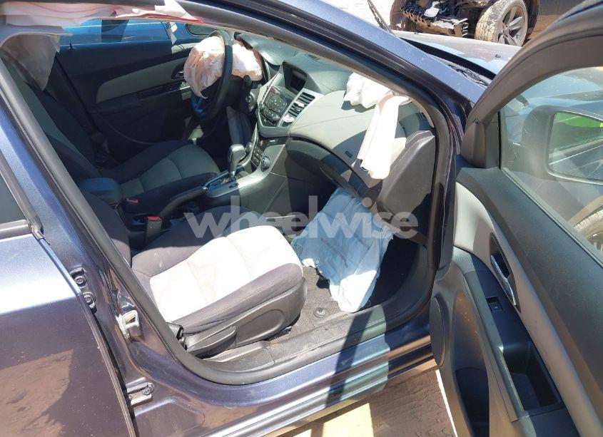 Photo 5 of 2014 Chevrolet Cruze LS AUTO (VIN 1G1PA5SG2E7166403)